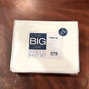 New Twin XL 275 Thread Count 3 Piece Sheet Set!